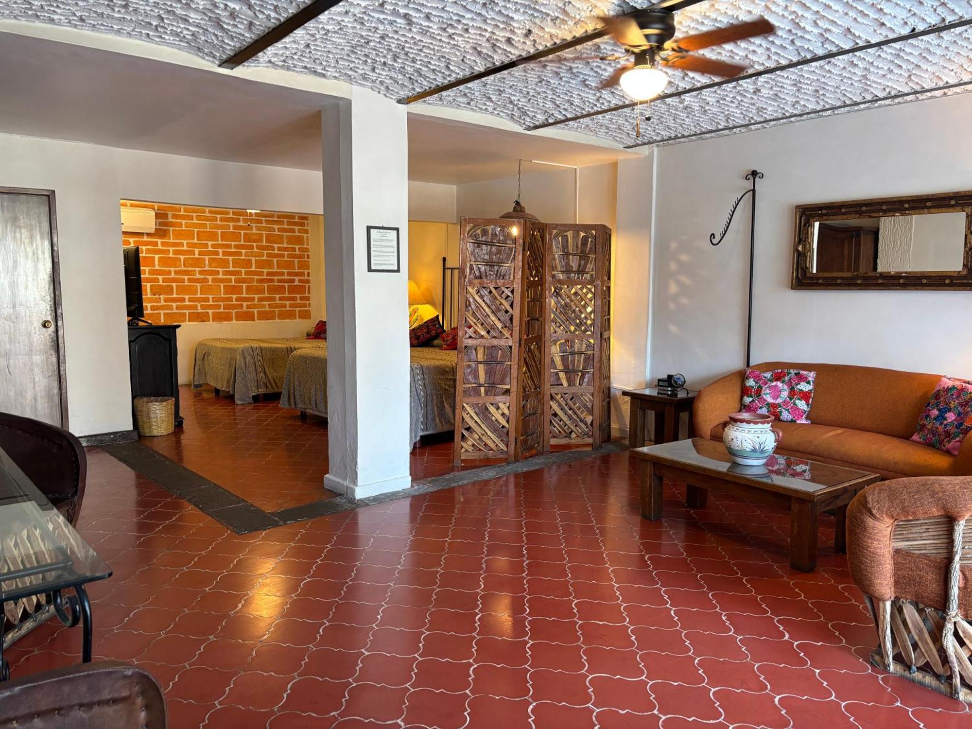 Quinta Don Jose Boutique Hotel Tlaquepaque Room photo